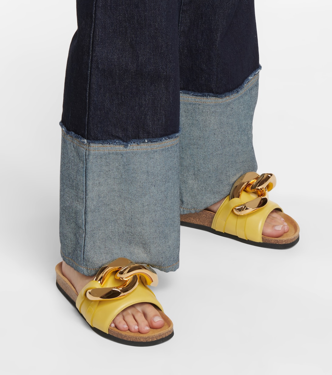 Декорированные кожаные шлепанцы JW Anderson, желтый — фото 4