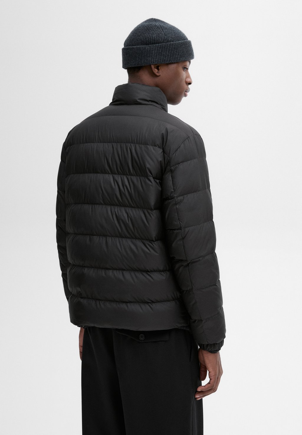 

Зимняя куртка LIGHTWEIGHT Massimo Dutti, черный