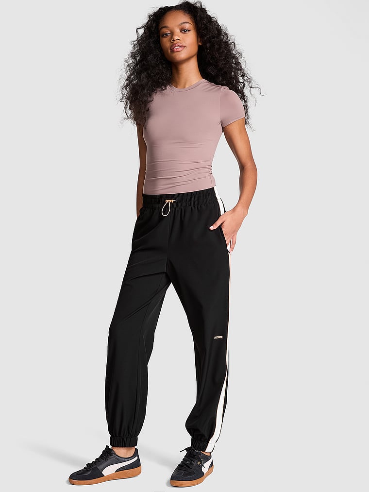 

Технологичные тканые спортивные брюки Pink, черный