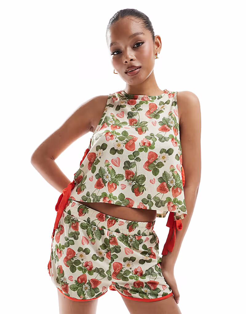 

Шорты ASOS DESIGN с контрастным подолом и фруктовым принтом, коорд