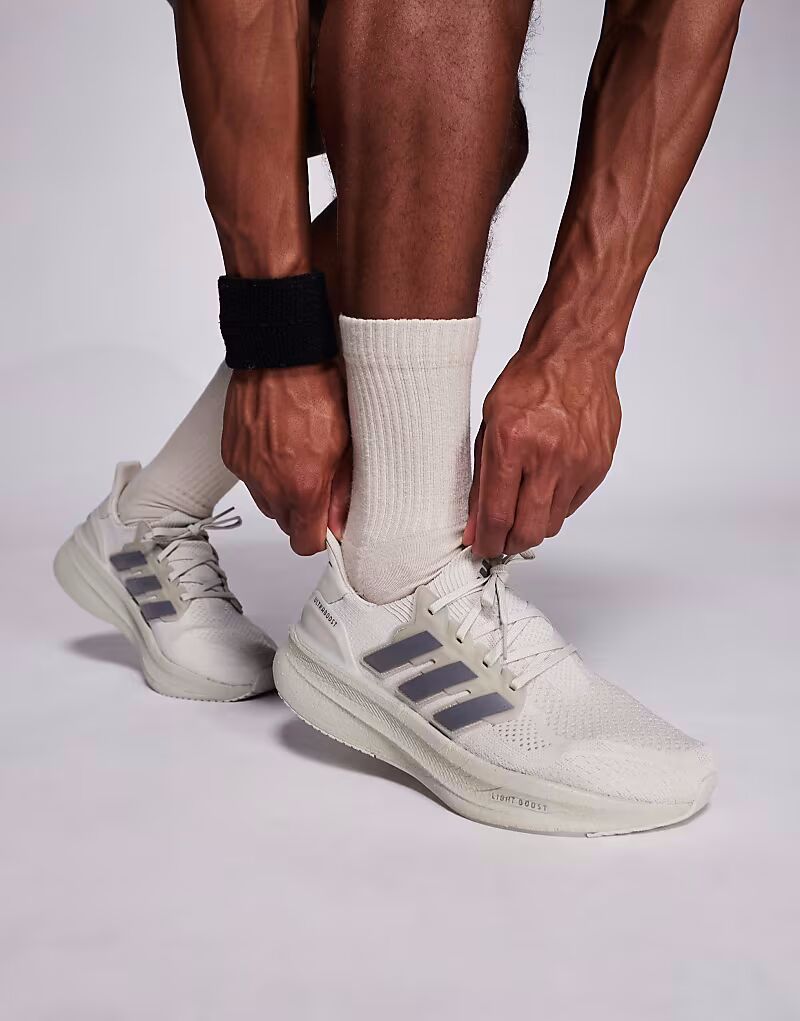 Кроссовки Adidas Running Ultraboost 5 бежевого цвета Adidas Performance