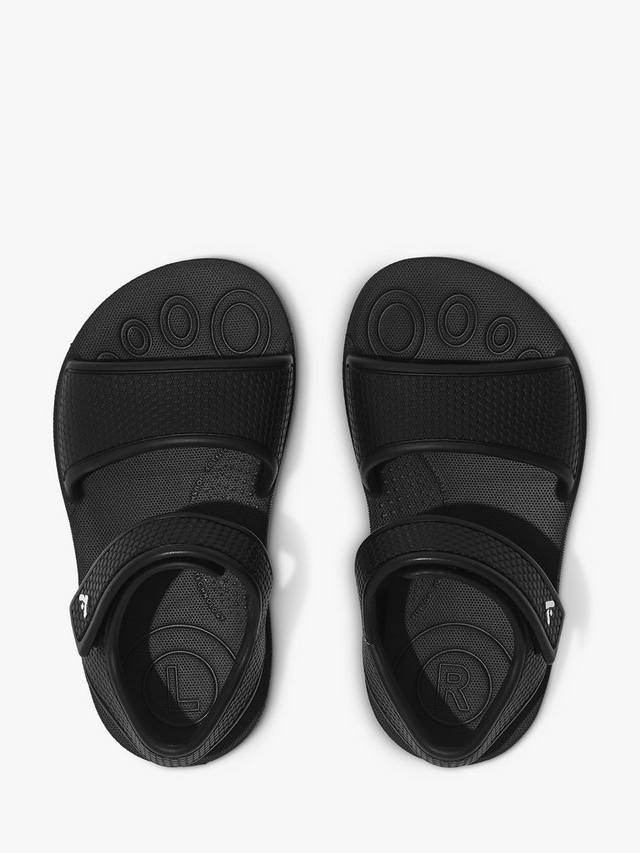 Детские сандалии Iqushion с задней застежкой и перламутровым покрытием FitFlop, Black — фото 4