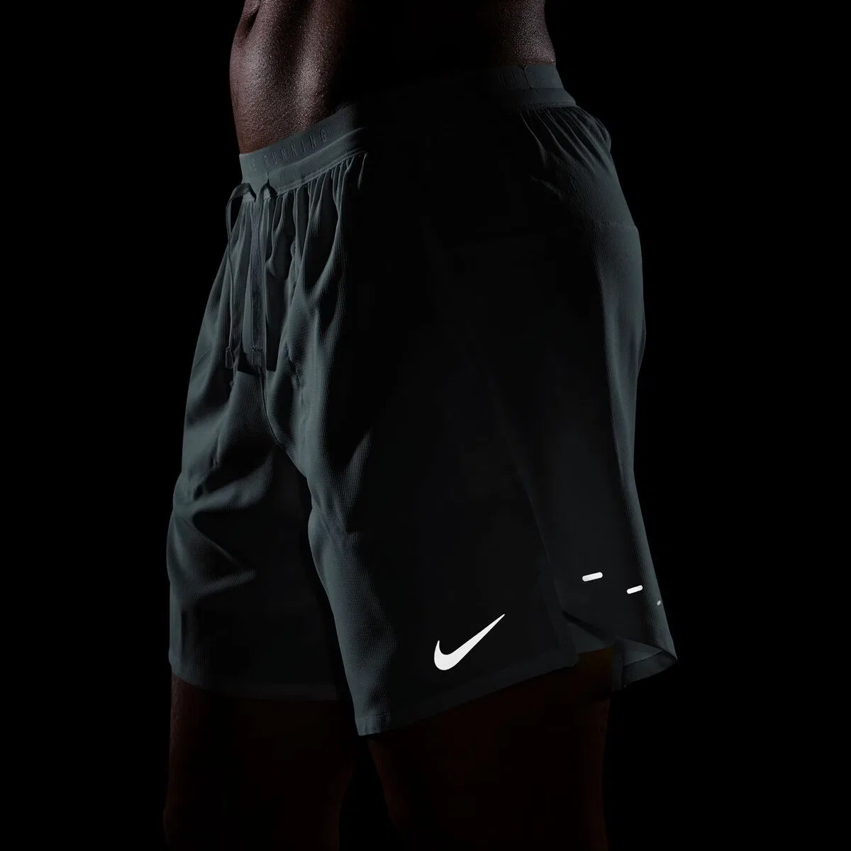 Мужские беговые шорты с поддержкой Nike Dri-Fit Stride 2-In-1 7in, Mineral Slate/Reflective Silver — фото 3