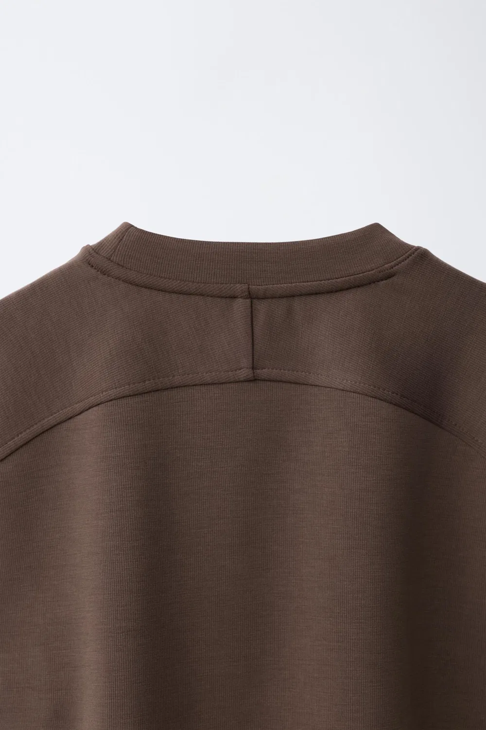 Футболка с контрастной отделкой и модальной вставкой ZARA, Brown — фото 4