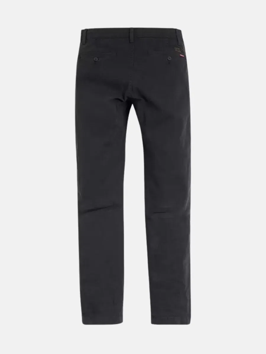 Брюки-чиносы LEVI'S зауженного кроя 'XX CHINO STD II' черного цвета — фото 2