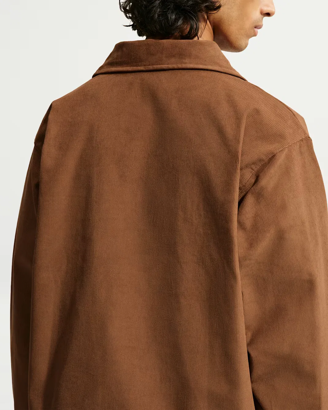 Мужская вельветовая куртка тренера Nike Club, Ale Brown/Sanddrift — фото 2