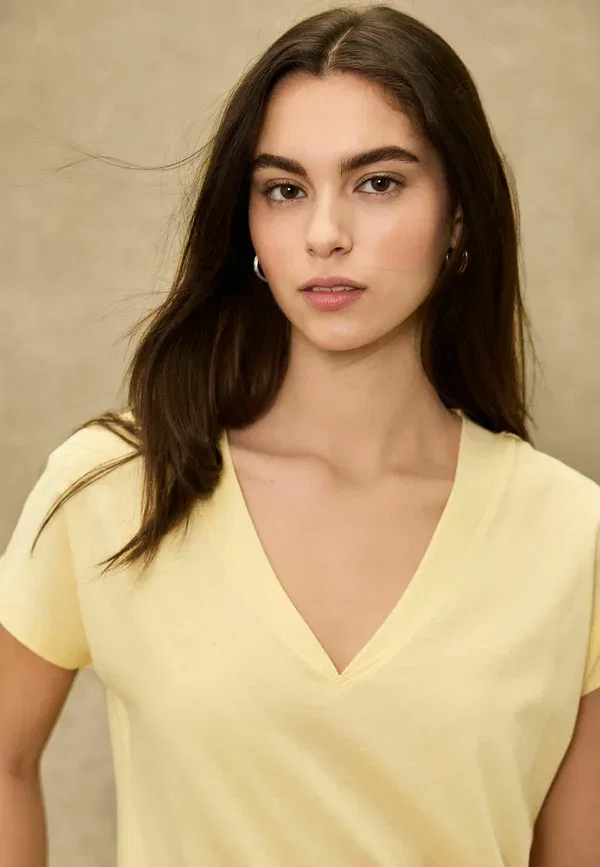 Футболка с V-образным вырезом Next fluro yellow, желтый — фото 3