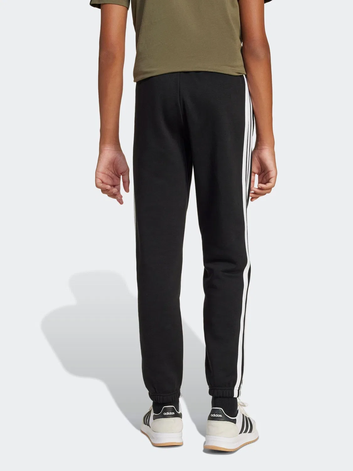 Джоггеры для мальчиков Essentials adidas, черный — фото 2