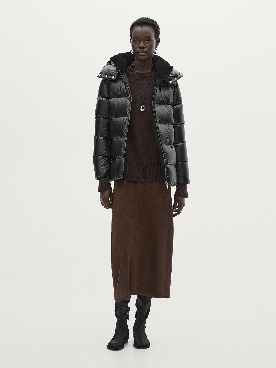

Пуховик с вельветовой отделкой Massimo Dutti, черный
