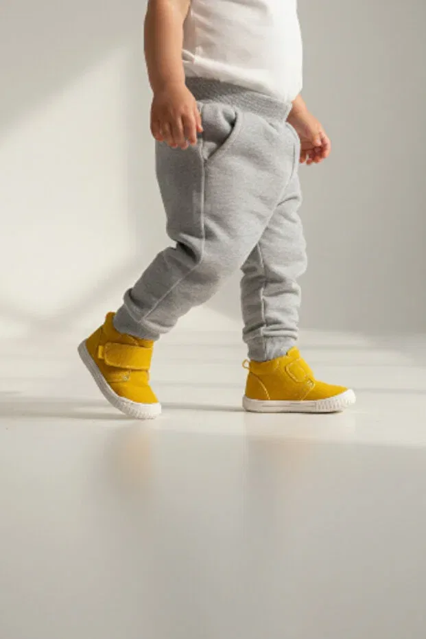 Детские туфли без каблука с липучкой Patik Bebe, Yellow
