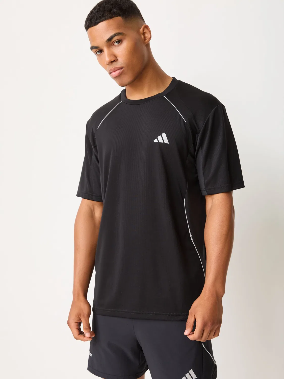 Футболка с влагоотводящей технологией Tech Apparel adidas, черный