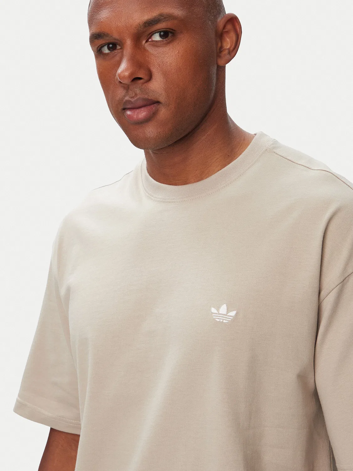 Мужская футболка свободного кроя Trefoil Essentials Adidas, светло-бежевый — фото 4