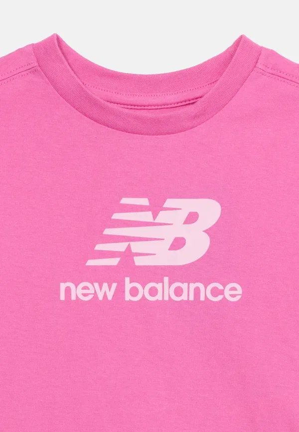 Спортивный комплект из топа и шорт с принтом Cycle short set junior New Balance, Pink, розовый — фото 4