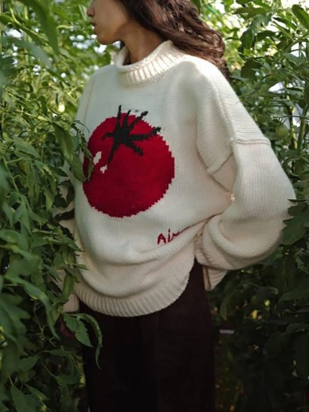 Женский свитер с вышивкой Tomato Pattern, молочно-белый — фото 3