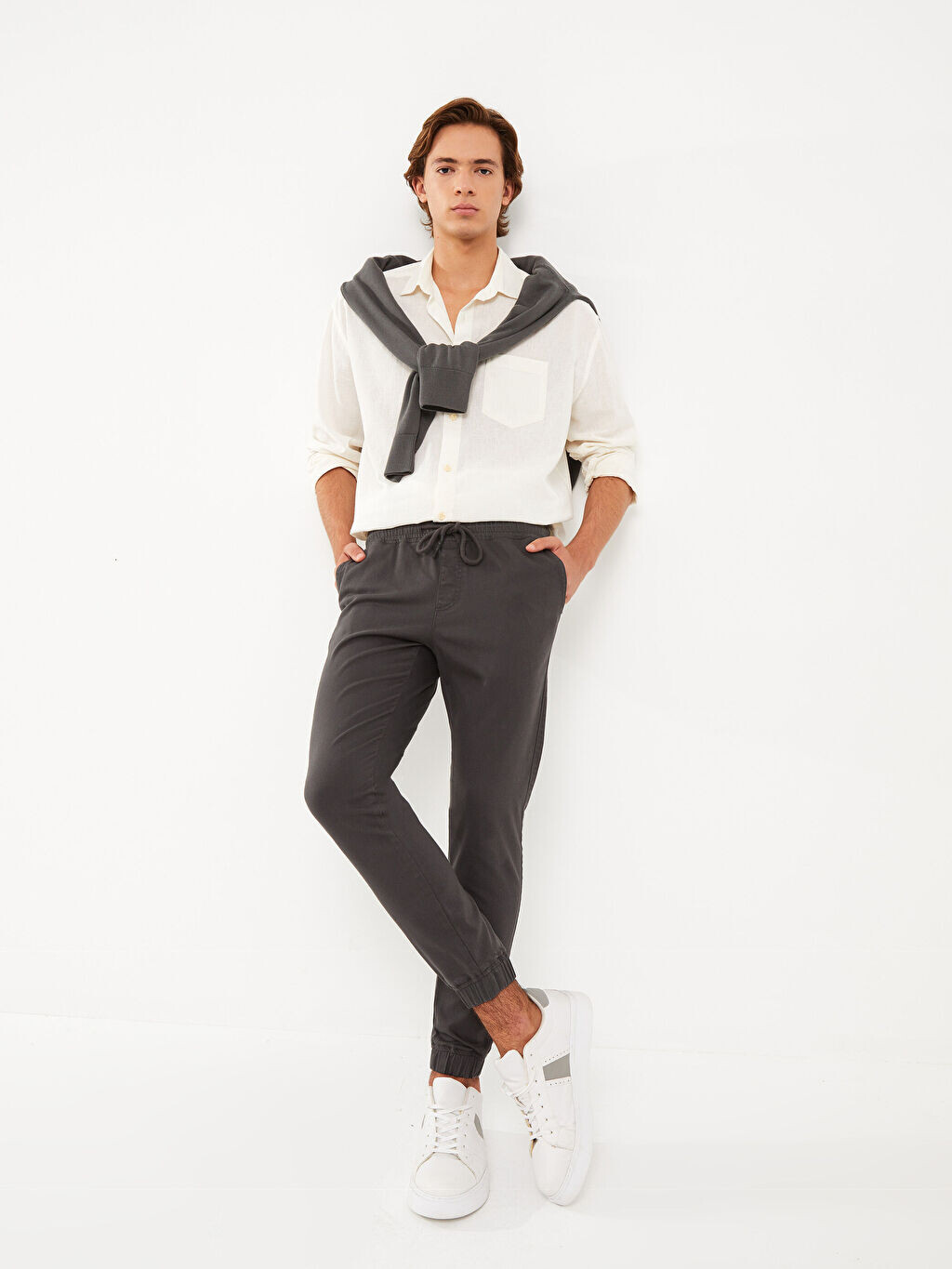 

Мужские брюки-джоггеры Slim Fit из габардина LCW Casual, Серый, Мужские брюки-джоггеры Slim Fit из габардина LCW Casual