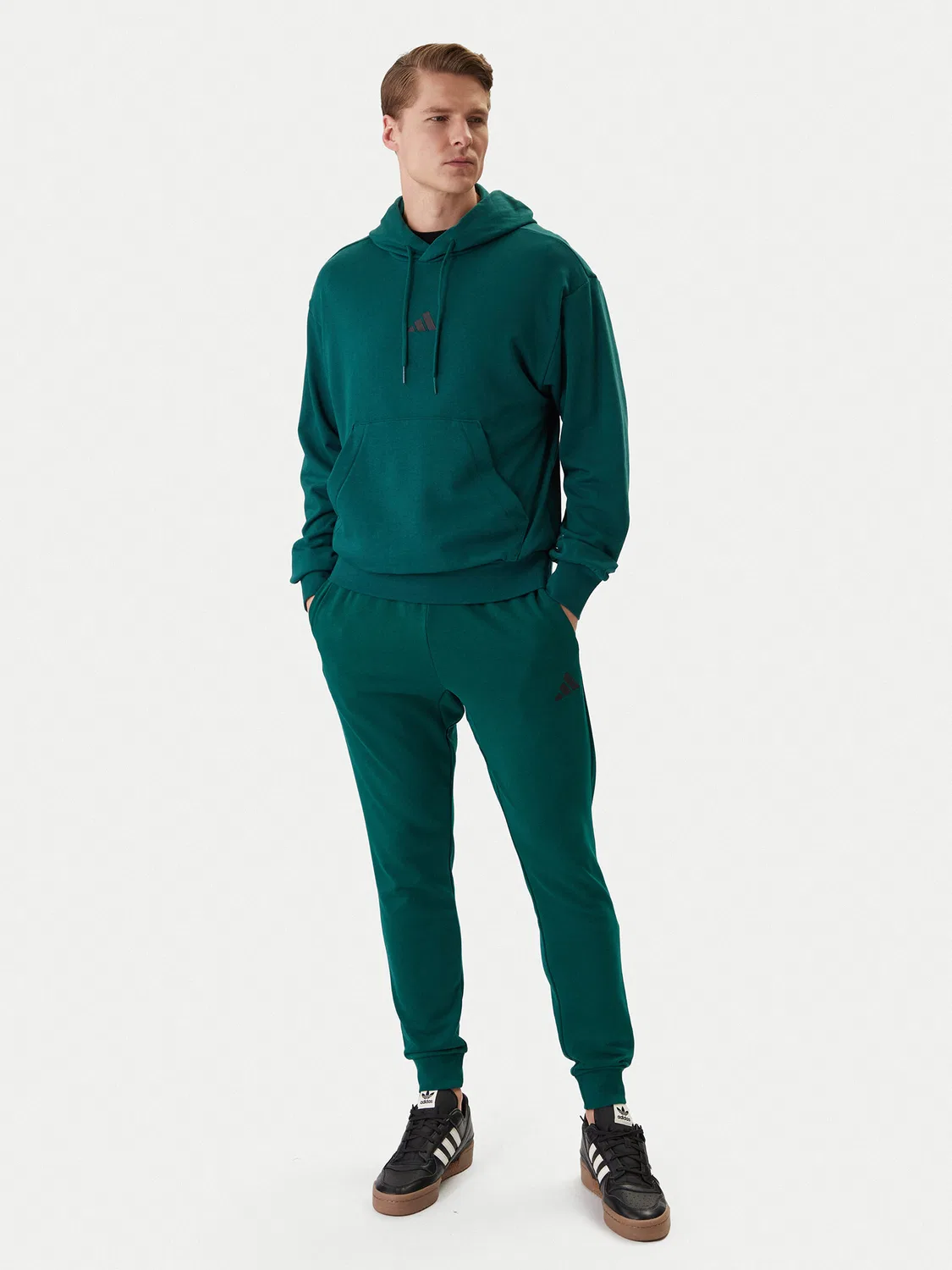 Мужские спортивные штаны стандартного кроя Essentials Feel Cozy Adidas, зеленый — фото 2