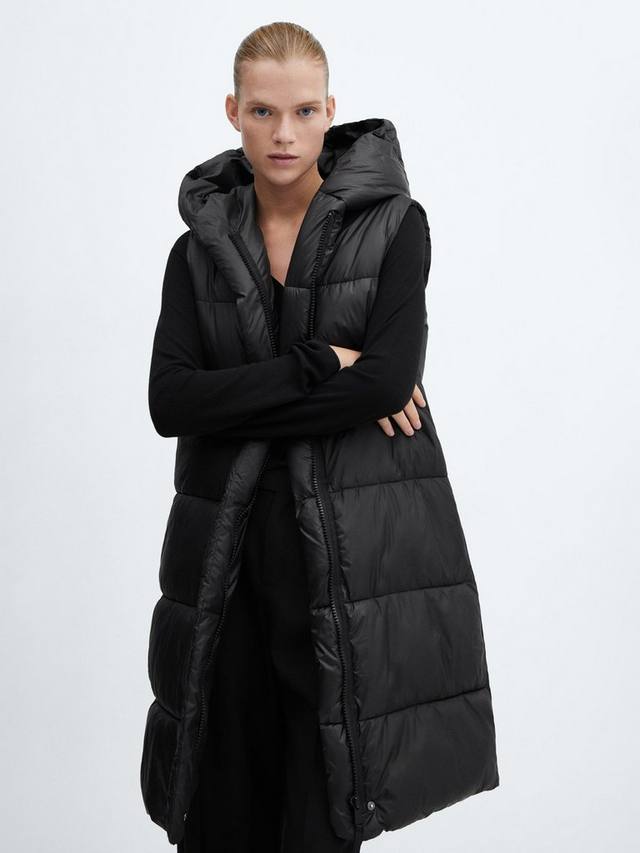 

Водоотталкивающий жилет с ярусной подкладкой nube Mango, черный