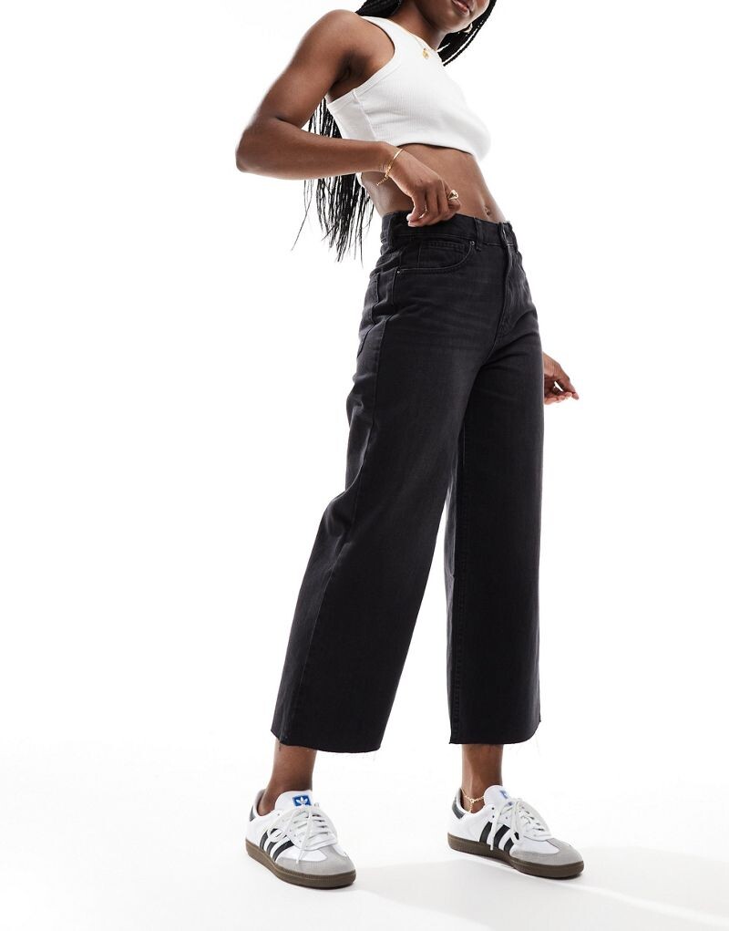 

ASOS DESIGN – черные укороченные джинсы с широкими штанинами