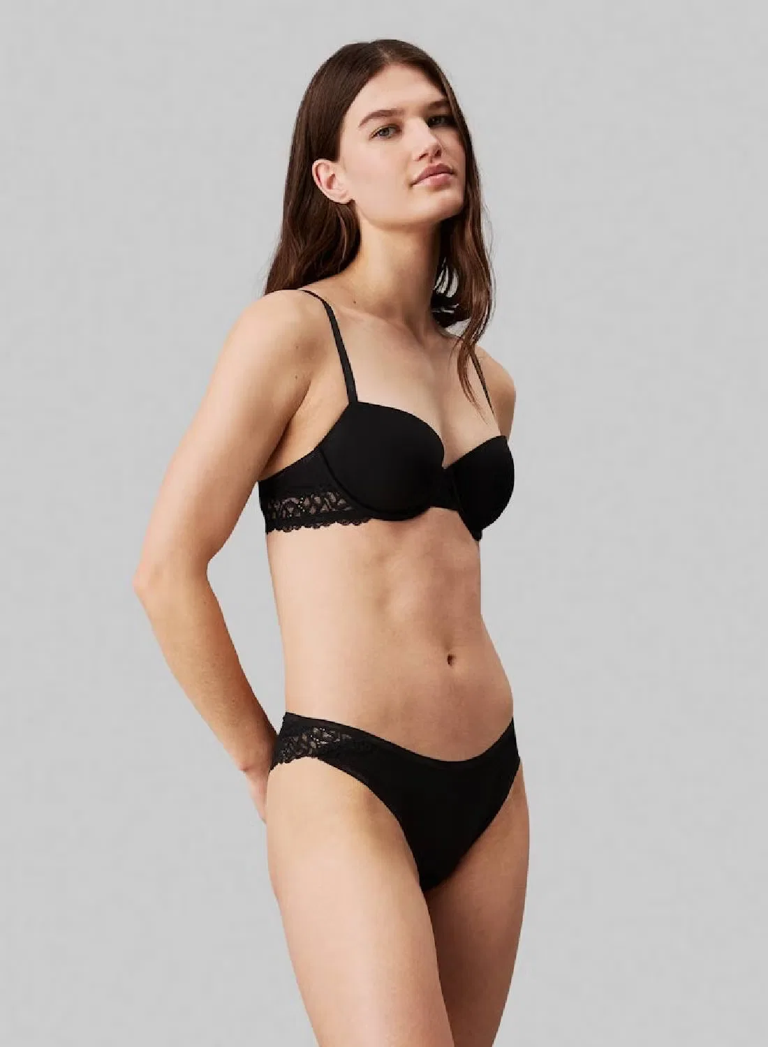 Трусы бразилиана с кружевной отделкой Soft Stretch Lace Calvin Klein, черный