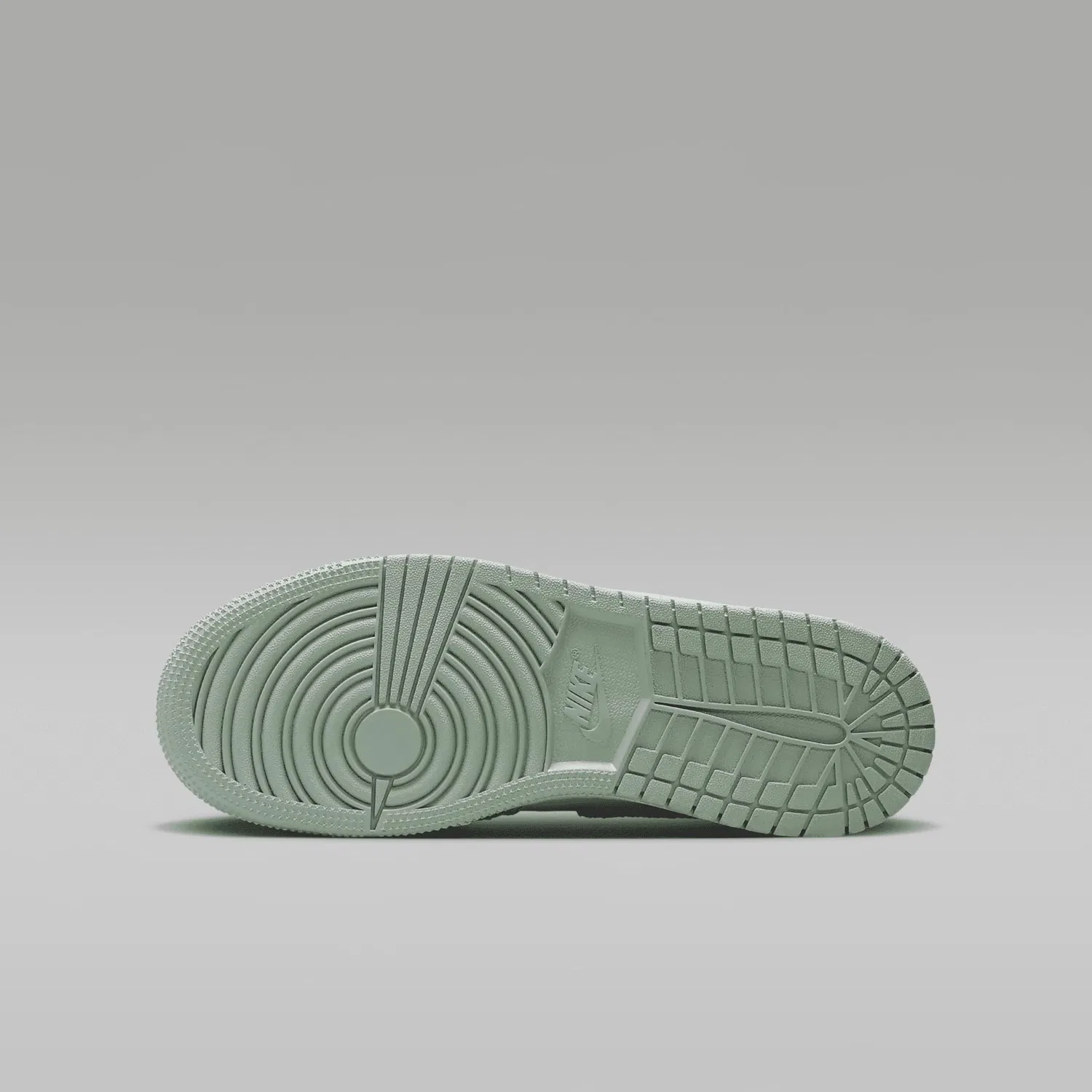 Детские кроссовки для мальчиков с замшей Air Jordan 1 Low Se Big Kids Shoes NIKE, White Sail Seafoam — фото 2