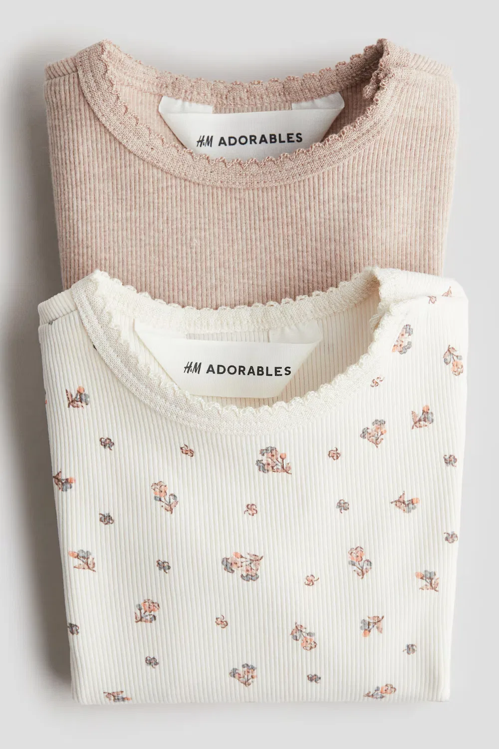 Комплект из двух футболок из хлопкового трикотажа H&M, Beige/Geblümt — фото 2
