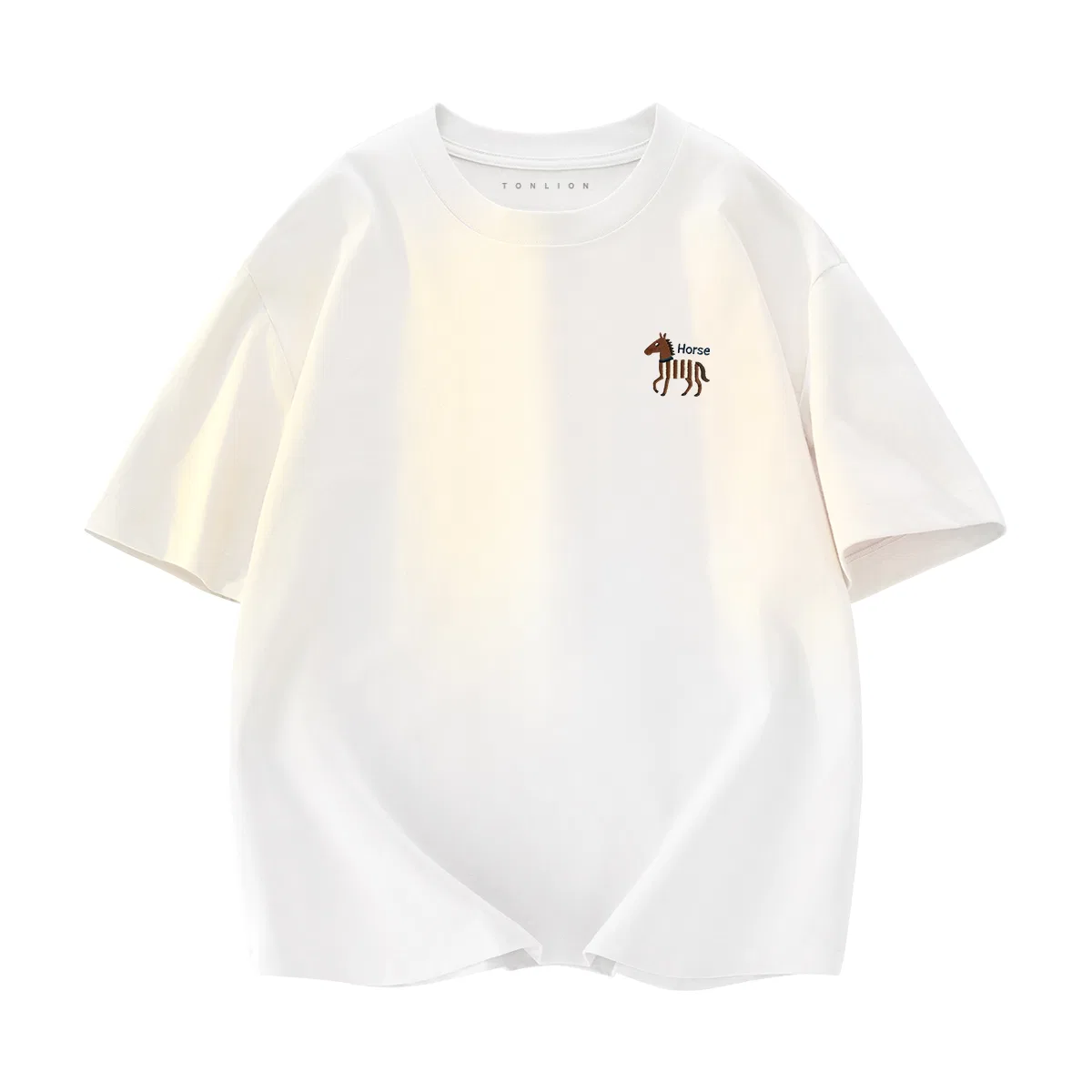 Детская футболка хлопковая с принтом Tonlion, Цвет: 100% Cotton Khaki T Stripe Little Horse Chest Logo — фото 3