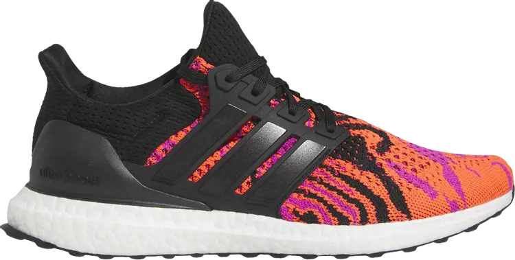 

Кроссовки Wmns UltraBoost 1.0 'Black Solar Red Flames', оранжевый