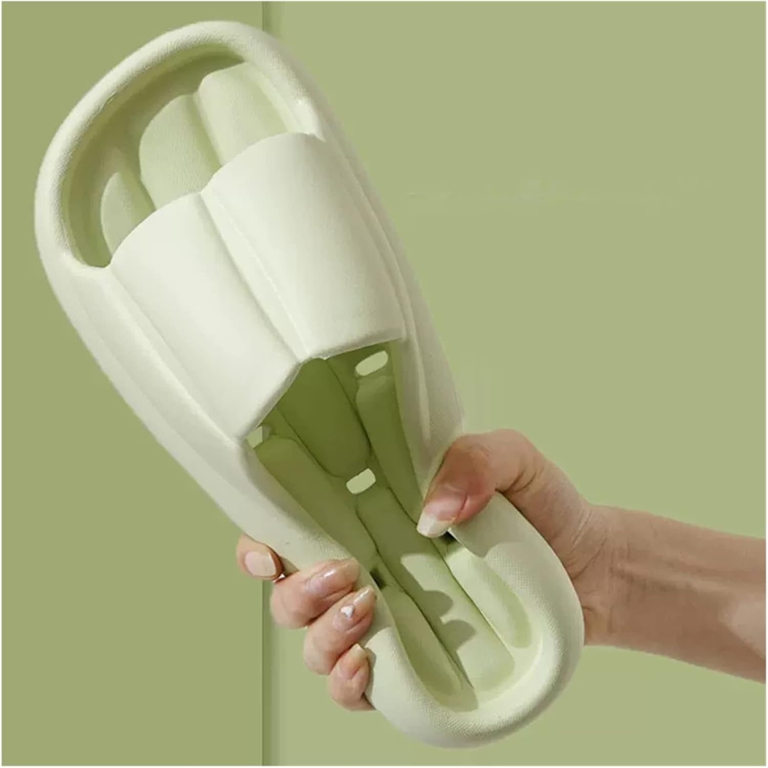 

Сандалии для душа и ванной комнаты, нескользящие, быстросохнущие, для пляжа и бассейна, с дренажными отверстиями, тапочки-шлепанцы для душа, для женщин и мужчин (цвет: черный, размер: EUR42-43) Mehwsur