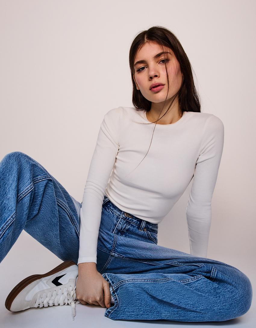 

Джинсы mom с высокой посадкой и комфортом Bershka, голубой