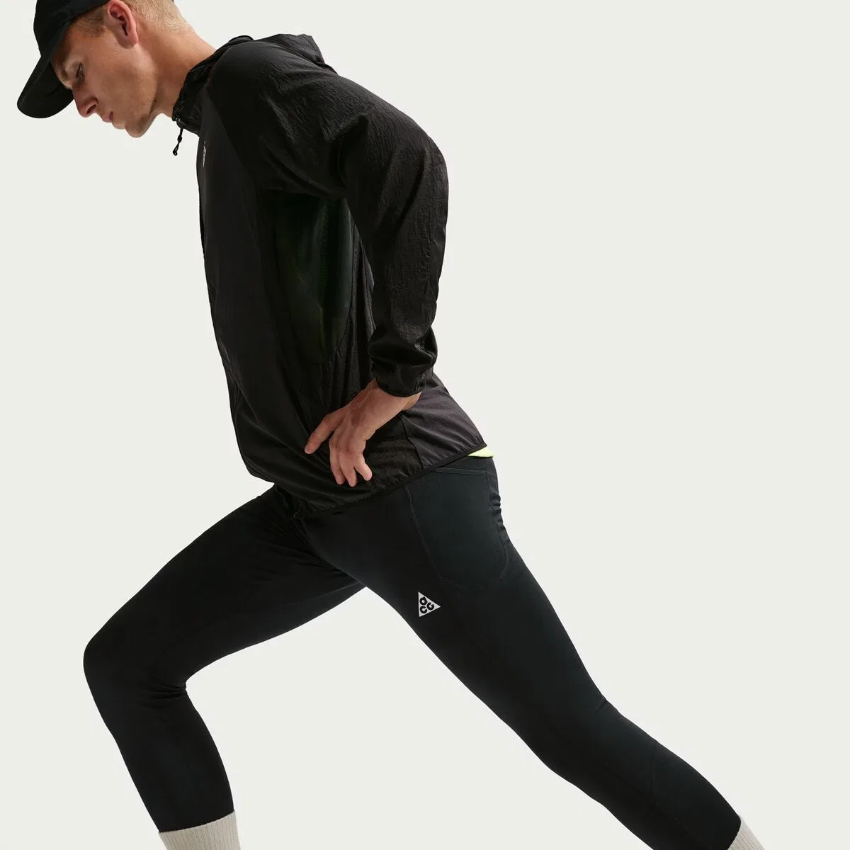 Мужские лосины с компрессией ACG Dri-FIT ADV Trail Lunar Ray Tight Nike, Black/Summit White — фото 2