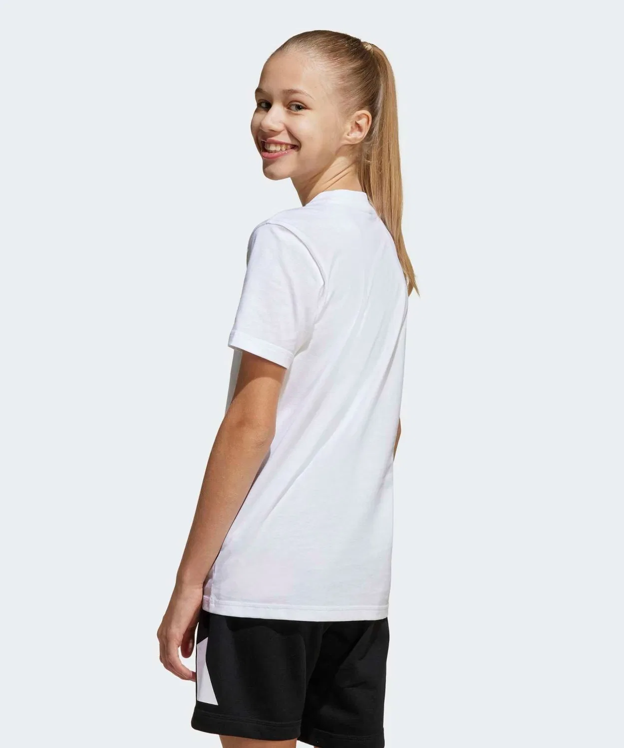 Детский комплект из футболки и шорт Adidas Essentials, Белый — фото 2