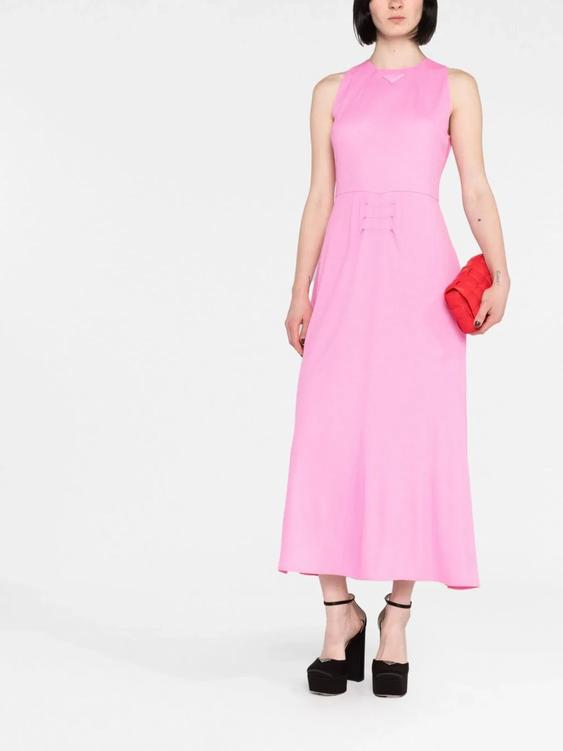 Prada Макси-платье розовое с треугольным логотипом — фото 2