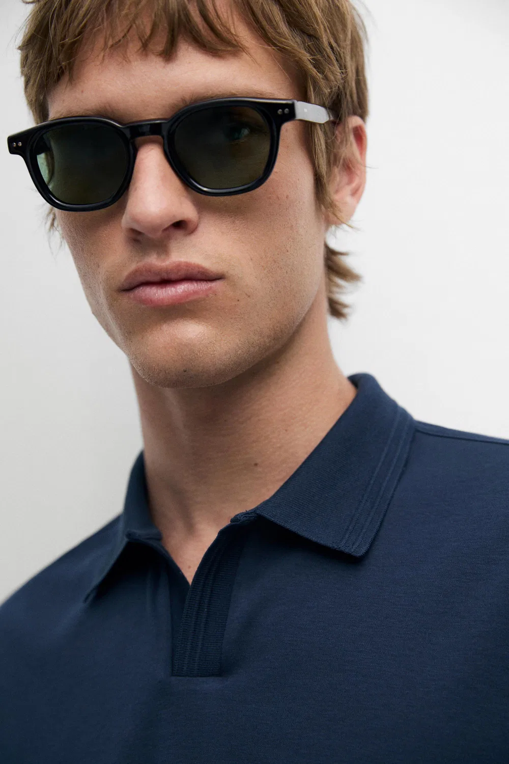 Рубашка поло трикотажная Massimo Dutti, с V-образным вырезом, синий — фото 4