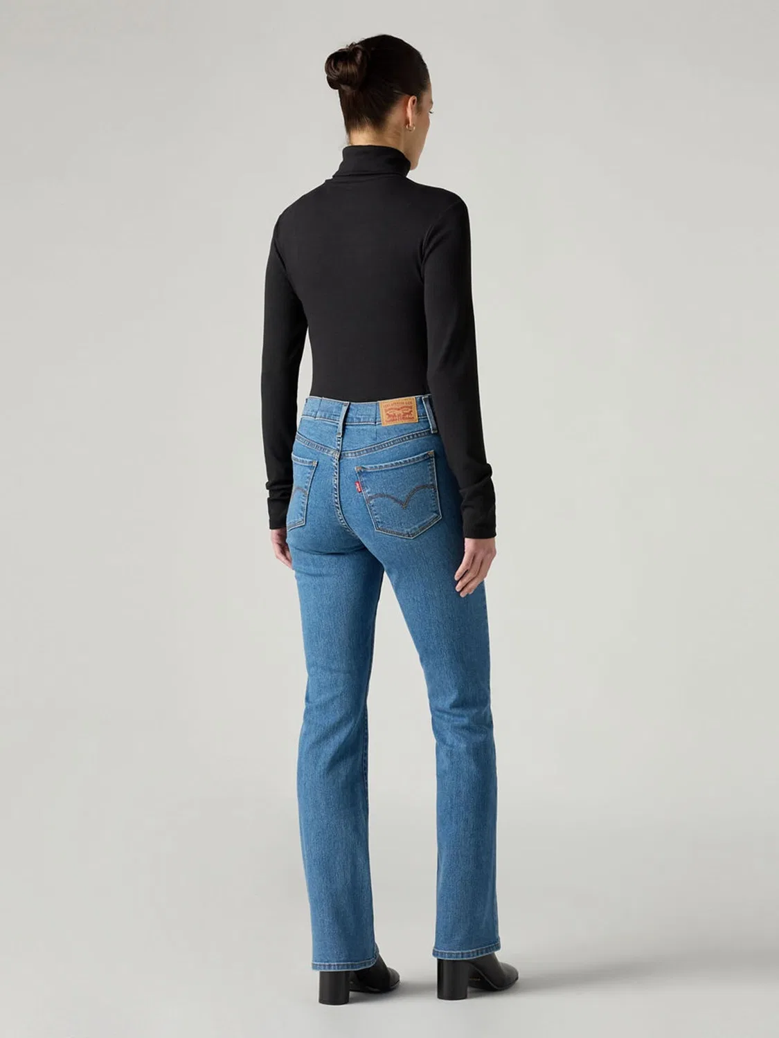 Джинсы буткат shaping Levi's, синие — фото 2