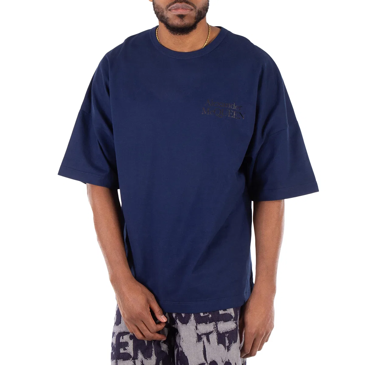 Футболка хлопковая с логотипом Midnight Blue Logo-Print Cotton T-Shirt Alexander McQueen, Midnight Blue/Tonal