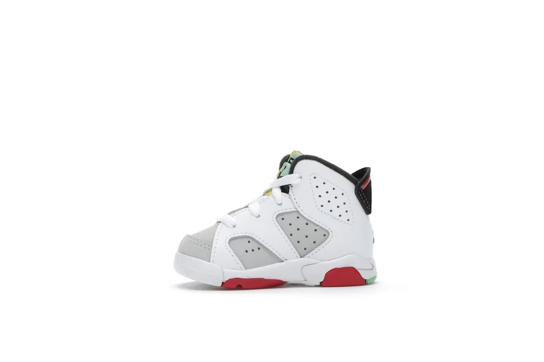 Детские кроссовки с перфорированными панелями Jordan 6 Retro Hare Jordan, Neutral Grey White True Red Black — фото 3