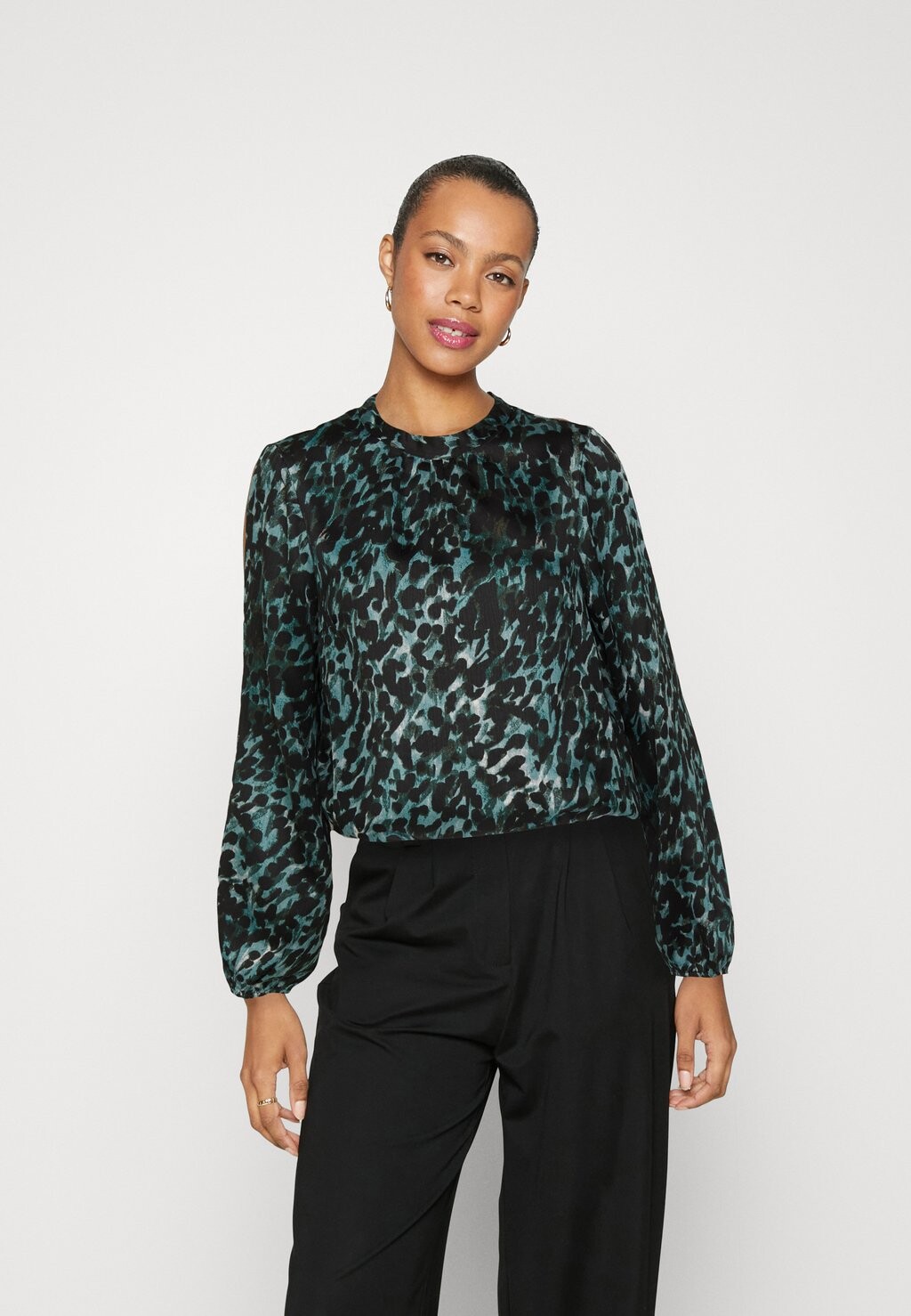 

Блузка Vero Moda ВМГИЛЛЕА, черный