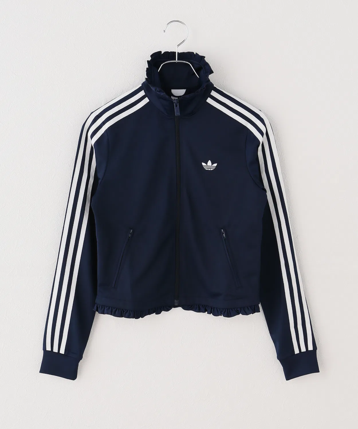 Женская куртка-бомбер с плиссировкой, модель PLEATED FIREBIRD TRACK TOP, Adidas Originals, Черный — фото 2