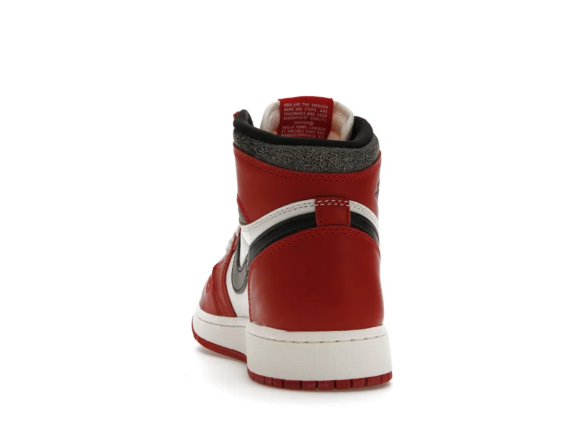 Детские кроссовки с принтом Jordan 1 Retro High OG Chicago Lost and Found Jordan, Varsity Red/Black-Sail-Muslin — фото 4