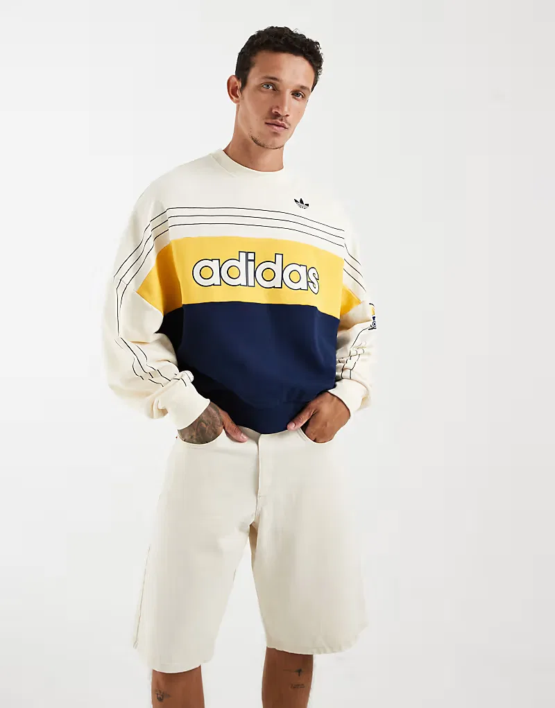 Свитшот Adidas Originals Originals в стиле университетской формы, кремово-белый