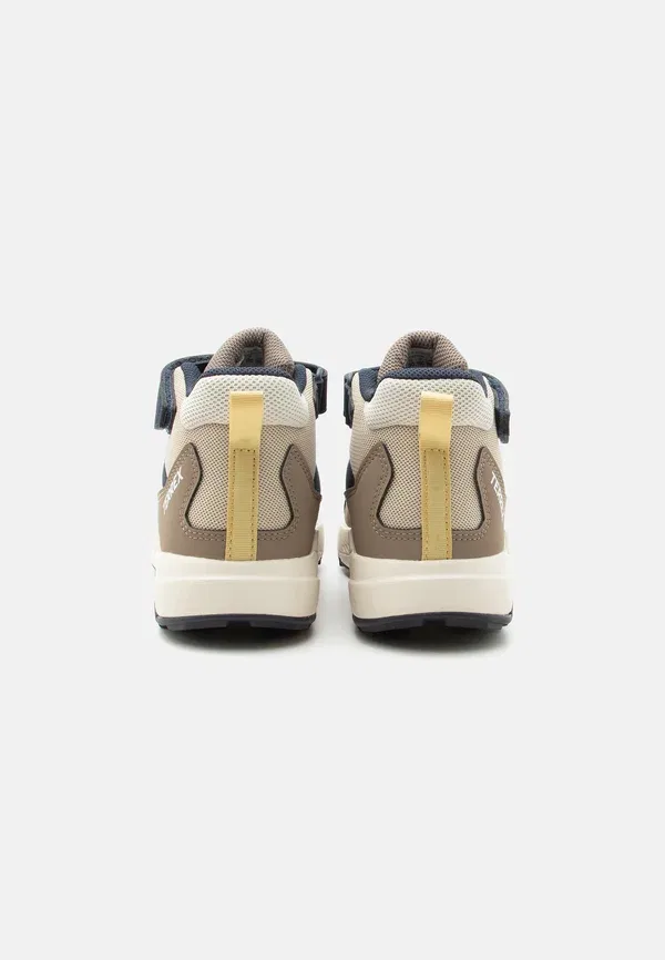 Ботинки Adidas Terrex, белый/хаки — фото 3