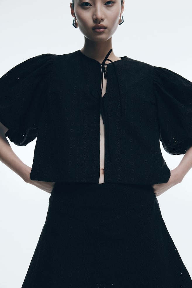 

Мини-Юбка с английской вышивкой H&M, черный