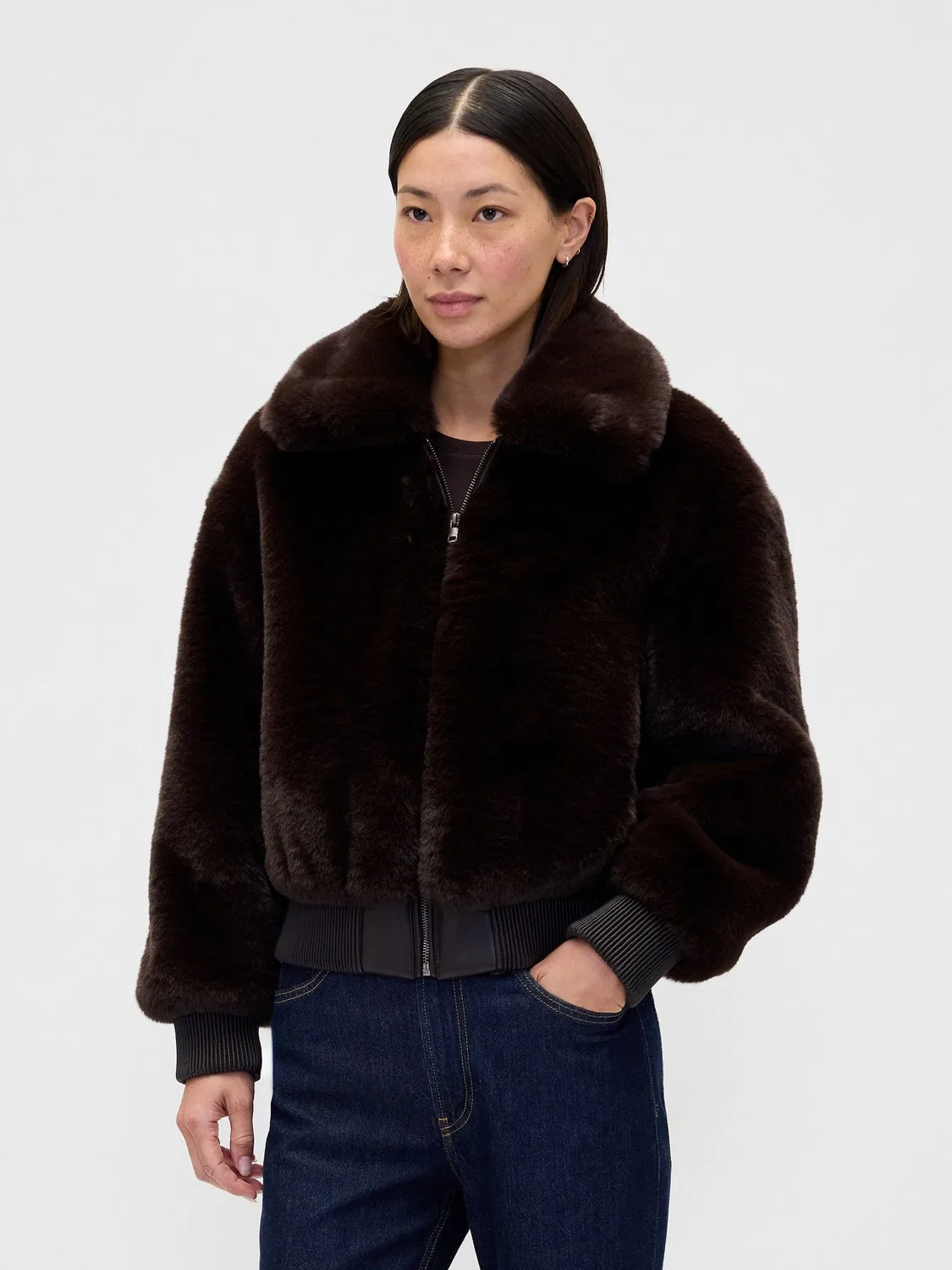 Бомбер из искусственного меха Gap, коричневый