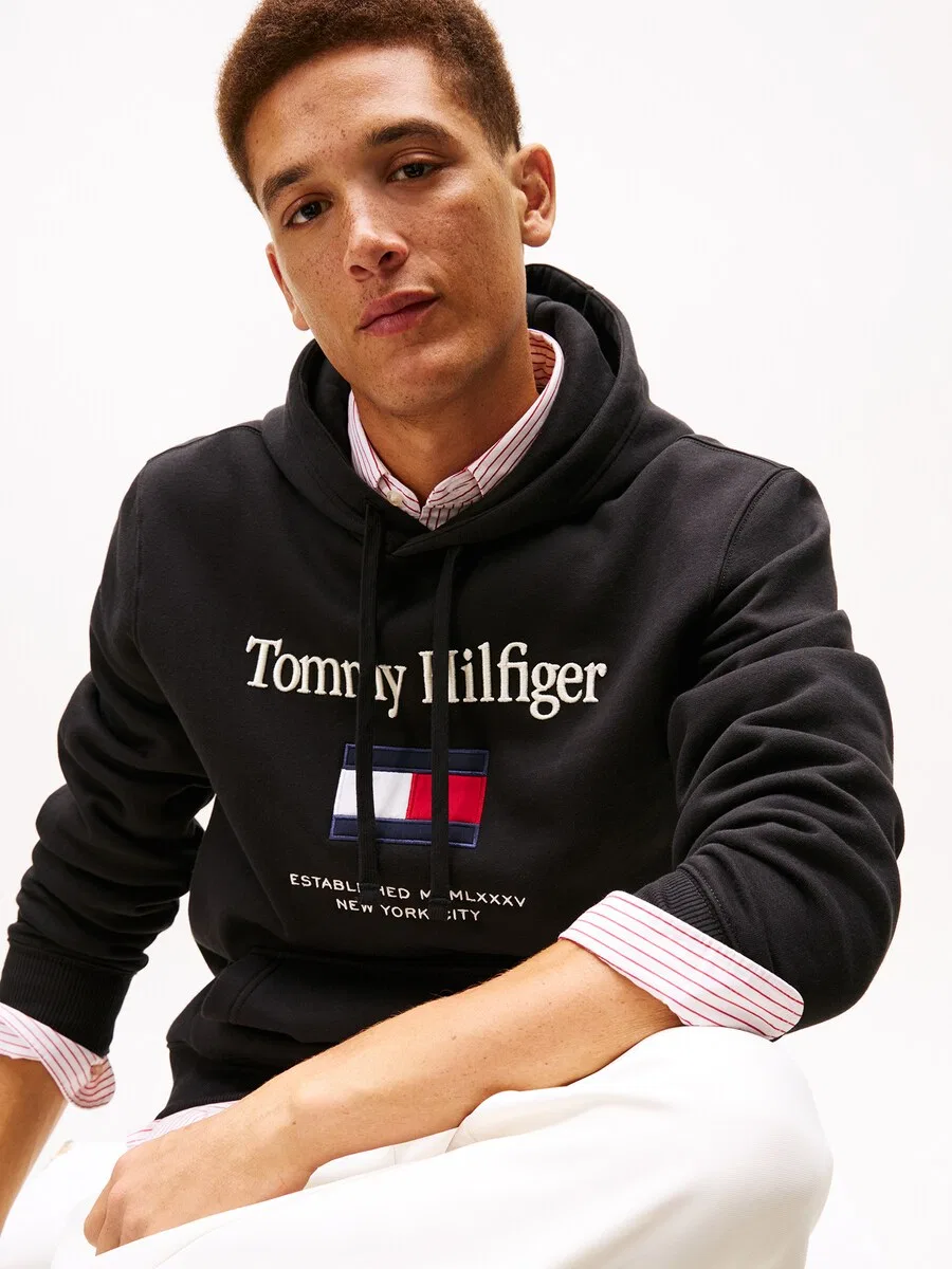 Толстовка TOMMY HILFIGER черного цвета — фото 2