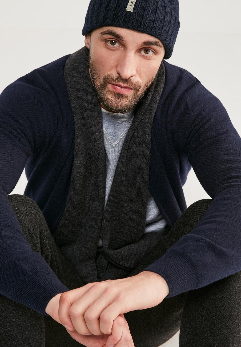 

Шапка Ultrafine Falconeri, цвет blue/navy
