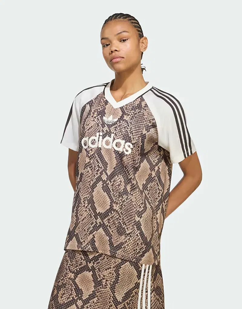 Футболка Adidas Originals из атласа с принтом под змеиную кожу, лен/бежевый
