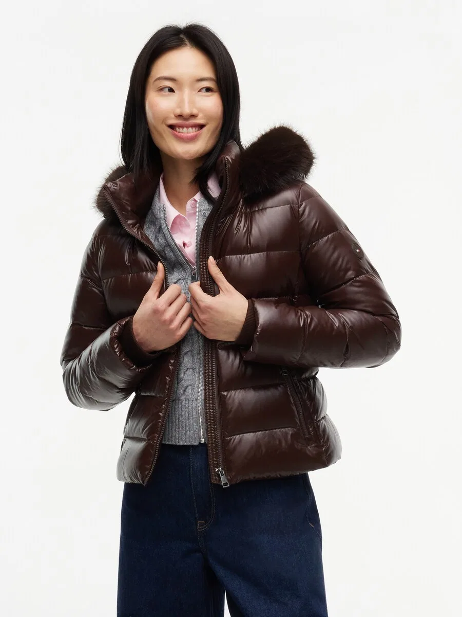 Зимняя куртка TOMMY HILFIGER 'GLOSS' шоколадного цвета — фото 2