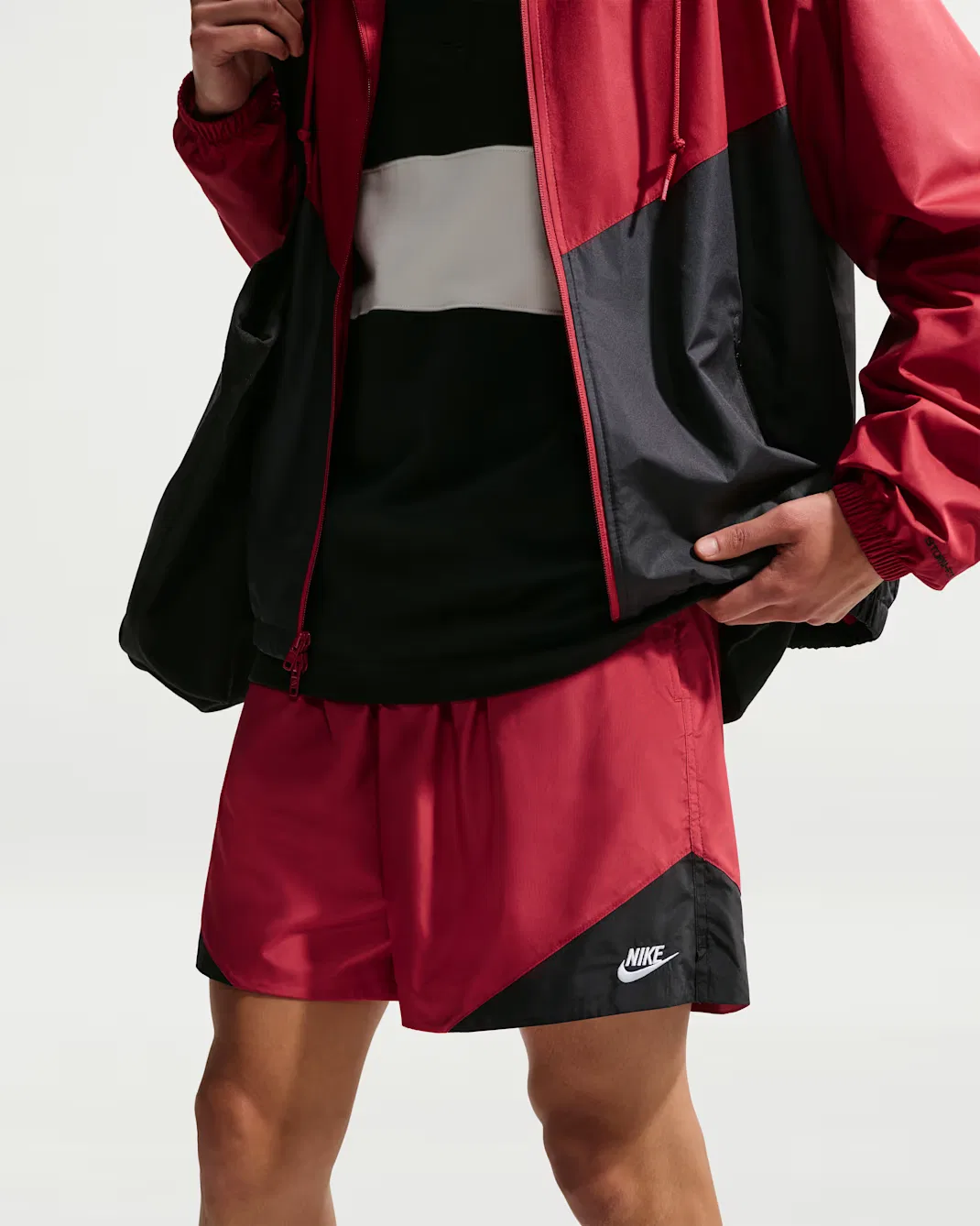 Мужские легкие тканые шорты Nike Windrunner, Tough Red/Black/White — фото 4