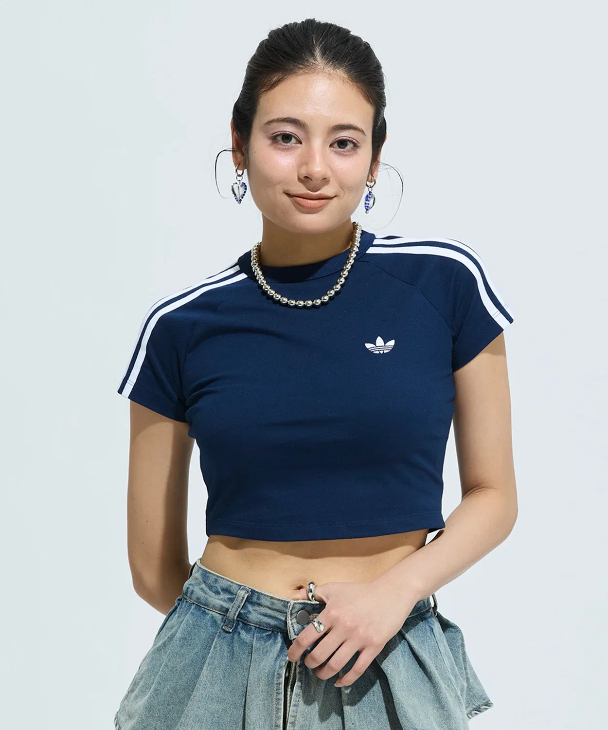 Женская футболка с U-образным вырезом, короткая Adidas Originals, Синий