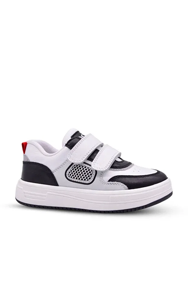Детские туфли для мальчиков на липучке Massa Kids A More, White